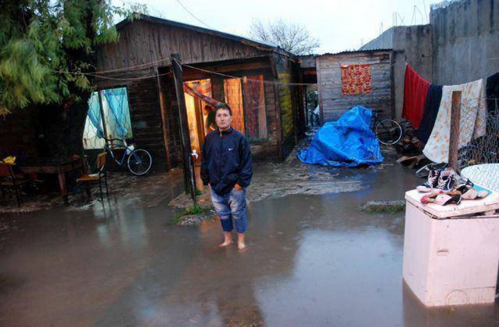 Provincia relocalizar� a 35 familias del A� del Gato