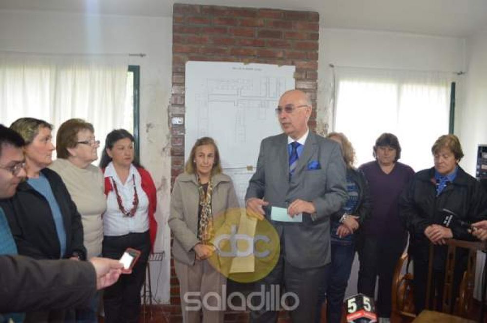 Gorosito entreg� $300.000 al Hogar de Ancianos