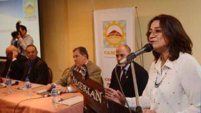 Luc�a: �Si la decisi�n pol�tica de desarrollar la miner�a no la tomamos ahora, Catamarca va a tener serias dificultades�