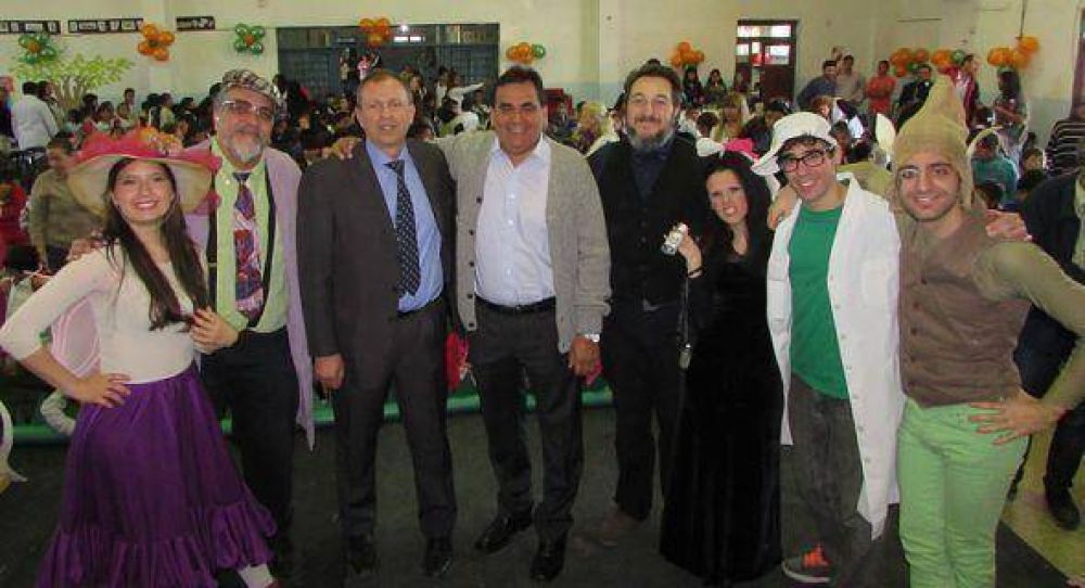 Molina junto a 400 chicos en Derqui por el cuidado del medio ambiente