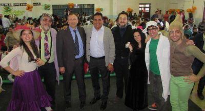 Molina junto a 400 chicos en Derqui por el cuidado del medio ambiente