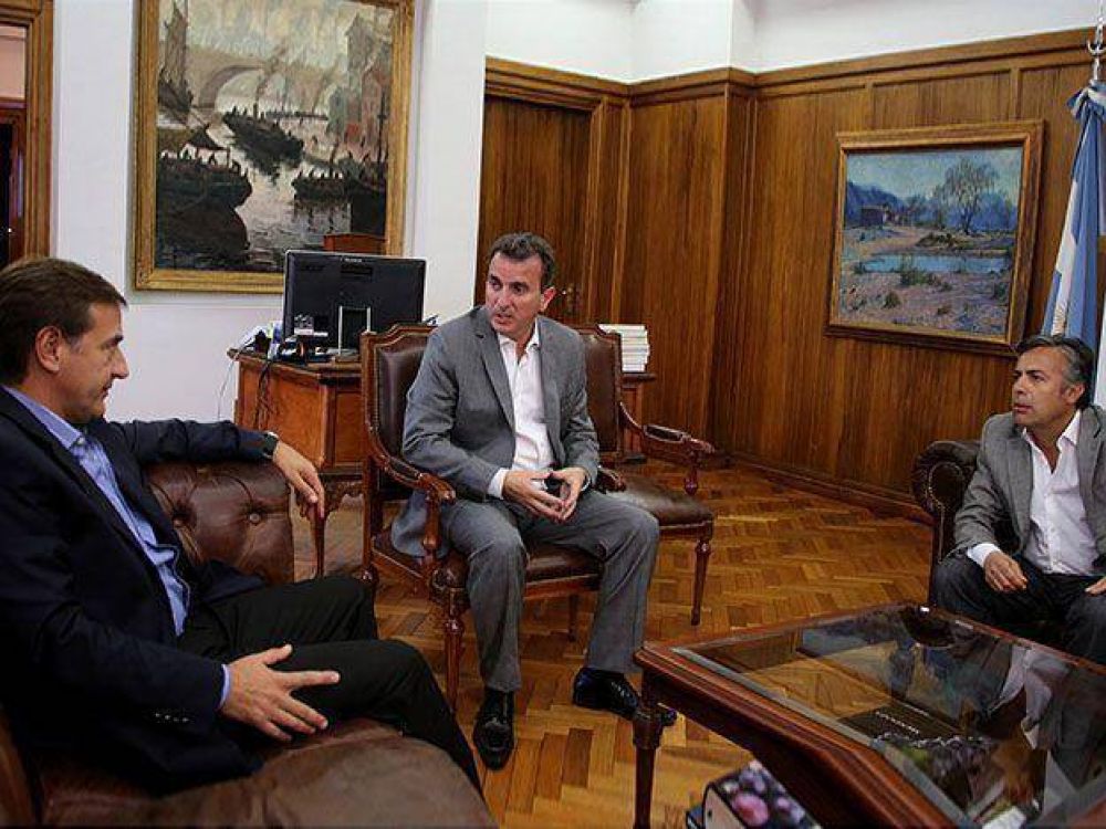 P�rez convoc� a Cornejo y Su�rez para debatir sobre transporte