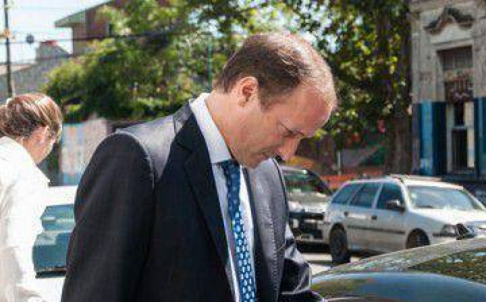 Qu� pide Insaurralde para ser candidato a gobernador de Scioli o de Massa	