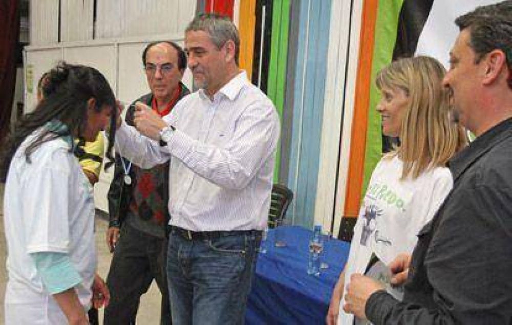 Entregaron sus diplomas a 23 nuevos graduados del programa �Yo S� Puedo�