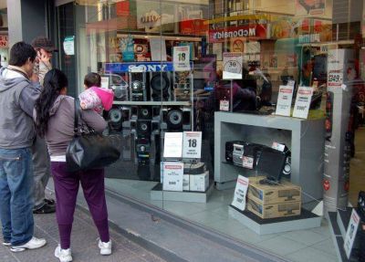 ASEGURAN QUE LA ACTIVIDAD COMERCIAL CAY� UN 6,2% EN AGOSTO