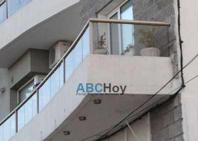 Una mujer muri� al tirarse de un primer piso