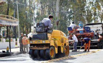 Concretan trabajos de repavimentaci�n en la avenida Juan B. Justo