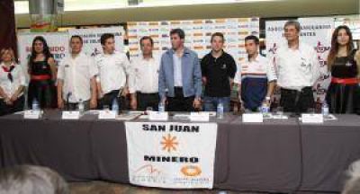 El encanto sigue rugiente