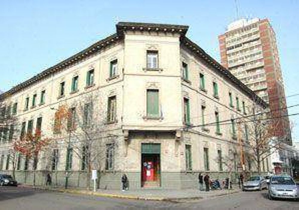 Renunci� el director de la Escuela Santa Uni�n