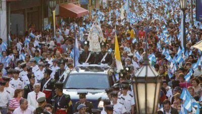 Una multitud homenaje� a la Virgen de la Merced en Tucum�n