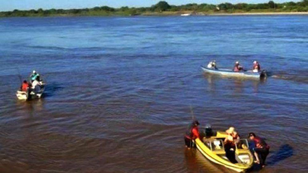 Naufragio en Paraguay: buscan a 13 turistas desaparecidos 