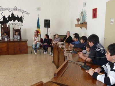 Alumnos de la Escuela 28 visitaron el HCD