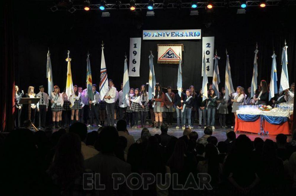 Cincuenta a�os en el compromiso de educar