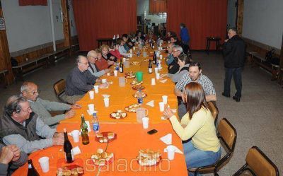 El Centro de Jubilados Saladillo homenaje� a los periodistas 