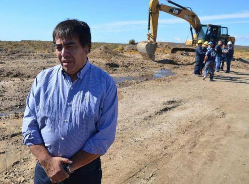 Contreras se reuni� con autoridades de Servicios P�blicos