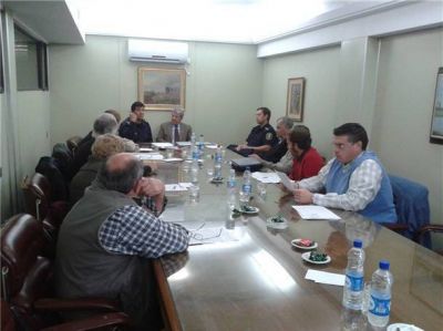 Miembros de la C�mara Comercial se reunieron con el comisario Gim�nez