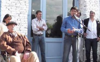 Intendente Gasparini inaugur� centro de jubilados en Roque P�rez