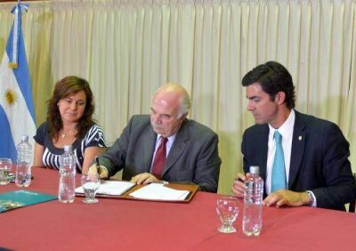 Casamiquela encabez� en Salta la Mesa Nacional de Di�logo para la Agricultura Sustentable