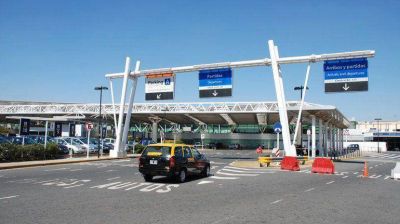 Las cinco trabas que sufren los turistas argentinos que quieren viajar al exterior