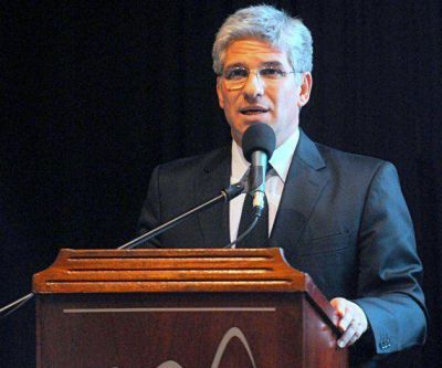 Distinguen al gobernador Poggi en Bolivia