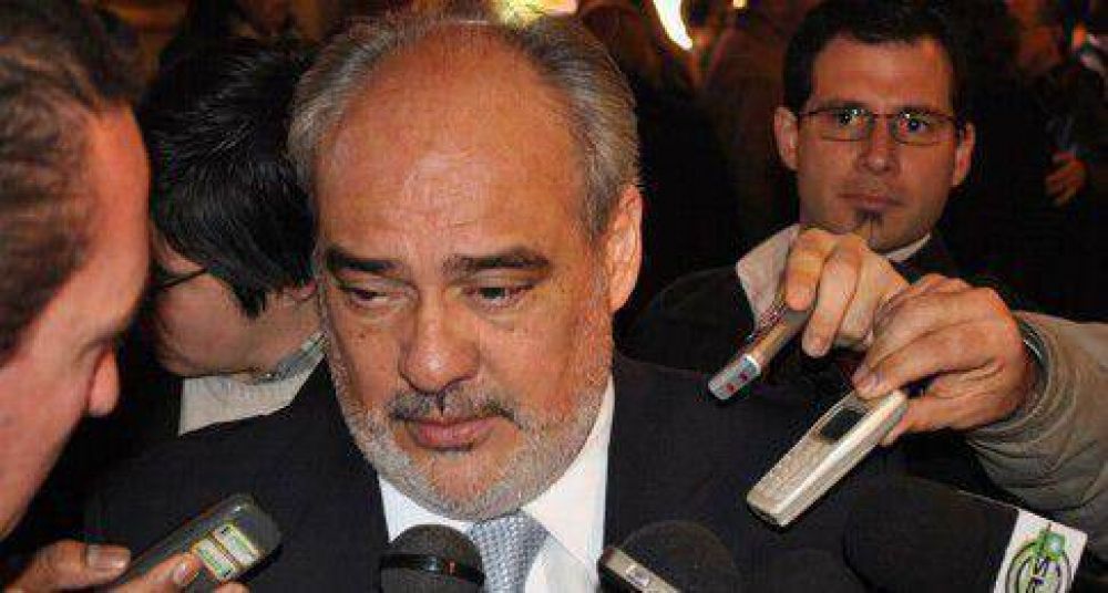 Colombi pidi� a la gente que deje de votar por un plan o una pensi�n