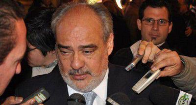 Colombi pidi� a la gente que deje de votar por un plan o una pensi�n