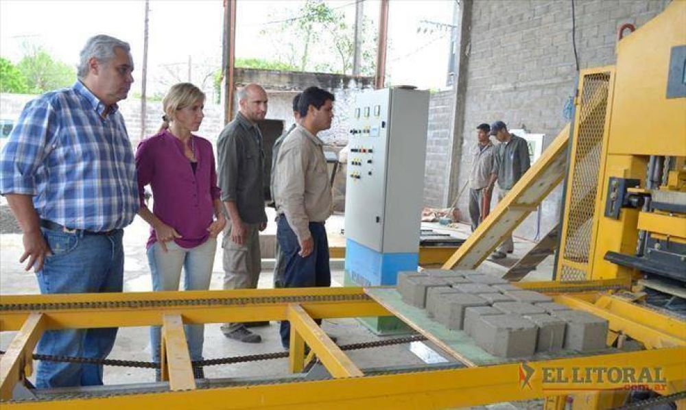R�os puso en marcha la f�brica municipal de adoquines para pavimento articulado
