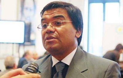 Intendentes del PJ hablan por lo (no tan) bajo del v�nculo de Bacileff con Massa