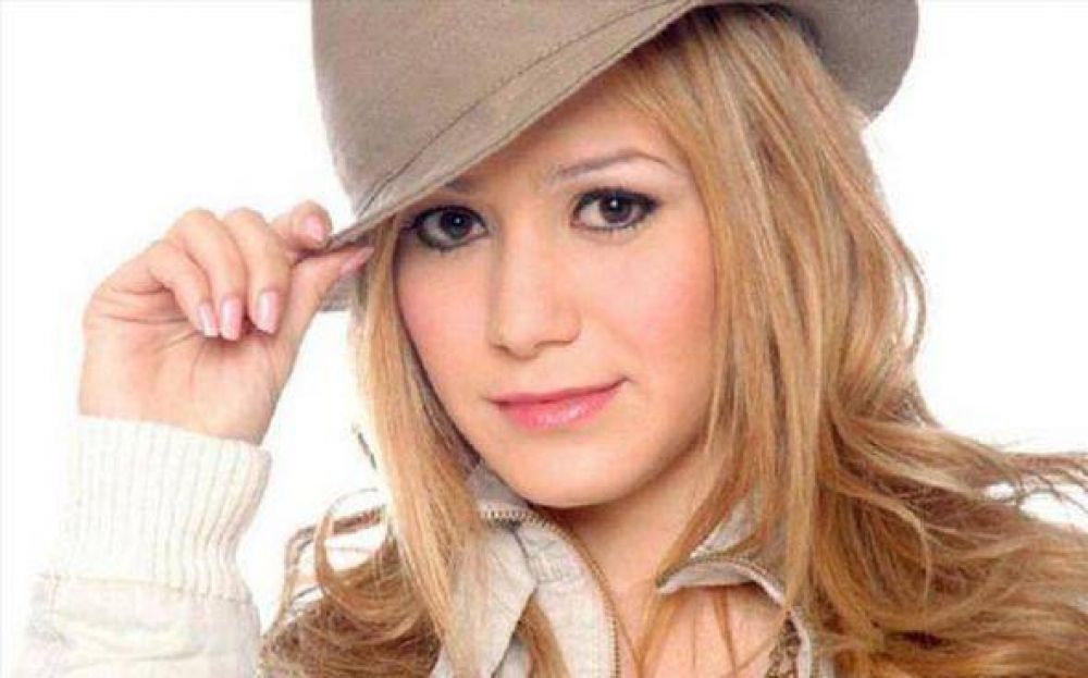Karina �La Princesita�, la figura elegida para cerrar las Fiestas Patronales de Pilar