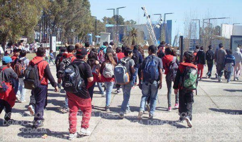 Siguen viajes de alumnos de Jun�n a Tecn�polis