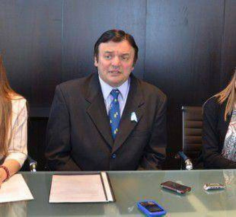 El ministro de Econom�a realiz� aclaraciones sobre lo que recibe la provincia por su equilibrio fiscal