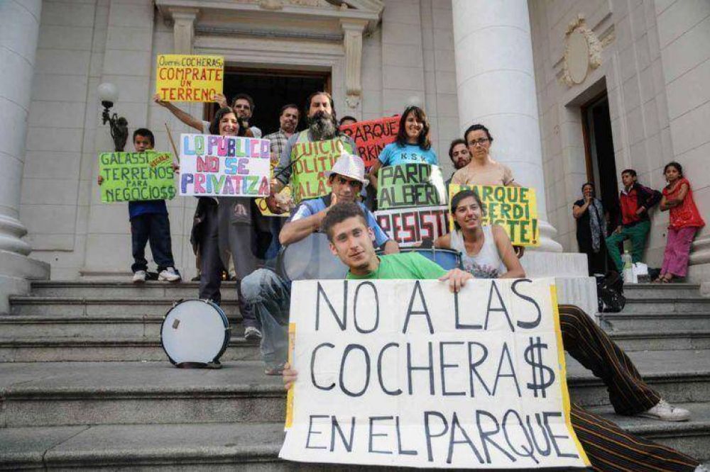 Exigen al municipio que pare las obras en el Parque Alberdi