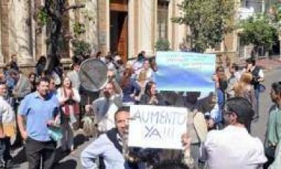 Empleados legislativos piden aumento y blanqueo de �tems salariales