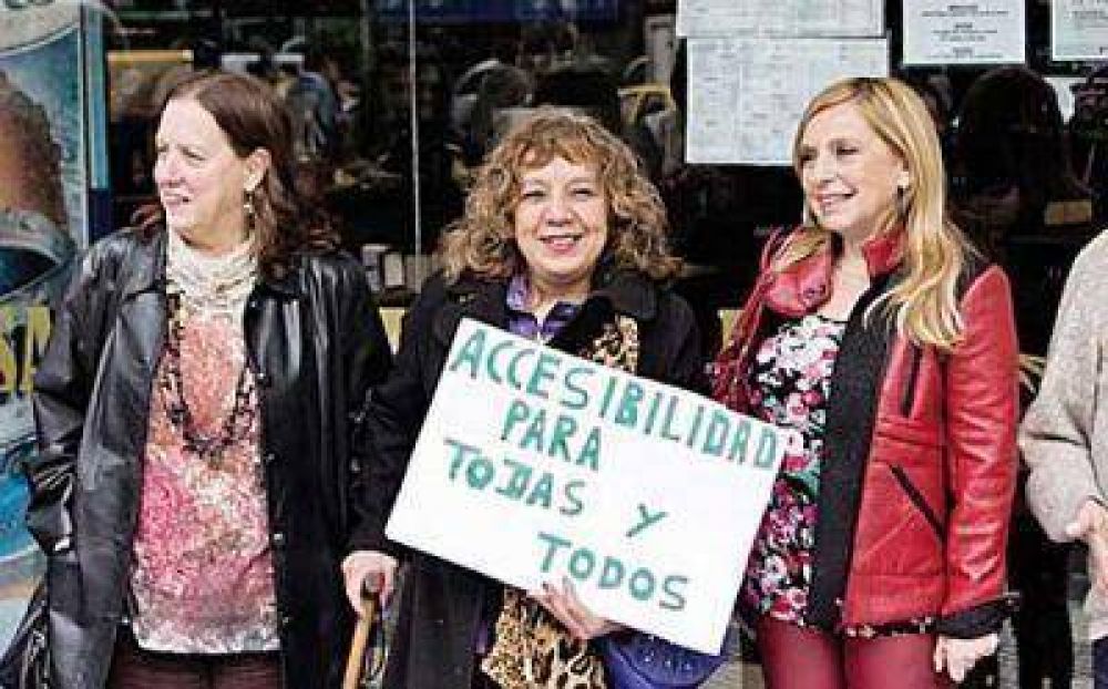 Realizan escrache a Metrov�as por la falta de accesibilidad para personas con discapacidad