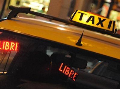 El 60 por ciento de la flota de taxis est� parada a la noche