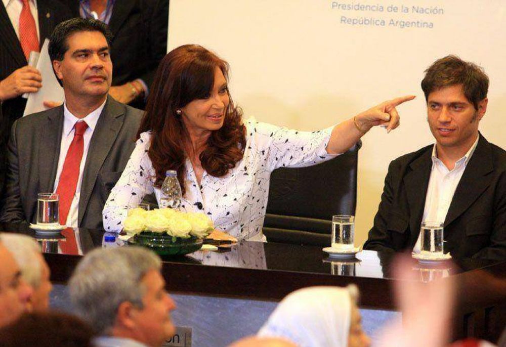 Gabinete, d�lar blue y recesi�n, los problemas que no esperaron a Cristina