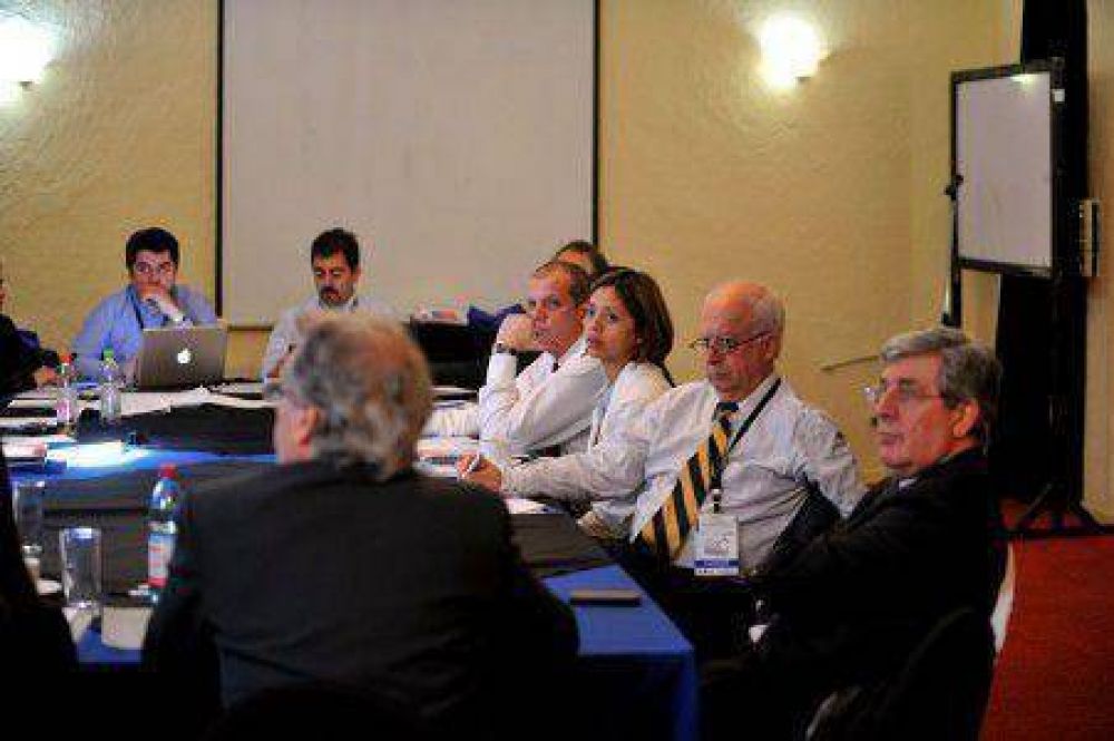 Bioce�nico: La comitiva local fij� su postura respecto del paso de camiones