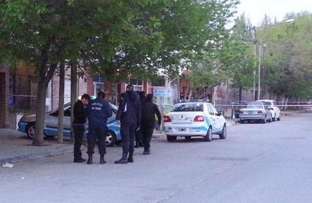 Roca : Polic�a acribill� a delincuente que intent� robarle