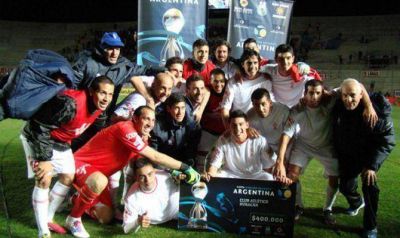 Hurac�n ahog� a Banfield en los penales