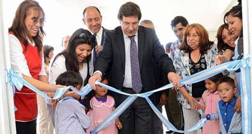 Sileoni y Dib Ashur inauguraron un m�dulo para Nivel Inicial en Cerrillos