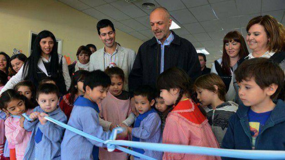 Buzzi inaugur� en Comodoro la ampliaci�n del Jard�n 408