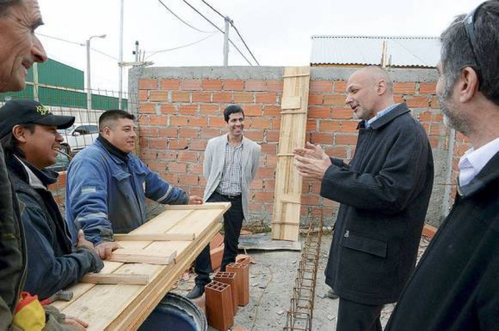 �La cercan�a se construye a partir del di�logo con la gente�, expres� Buzzi 