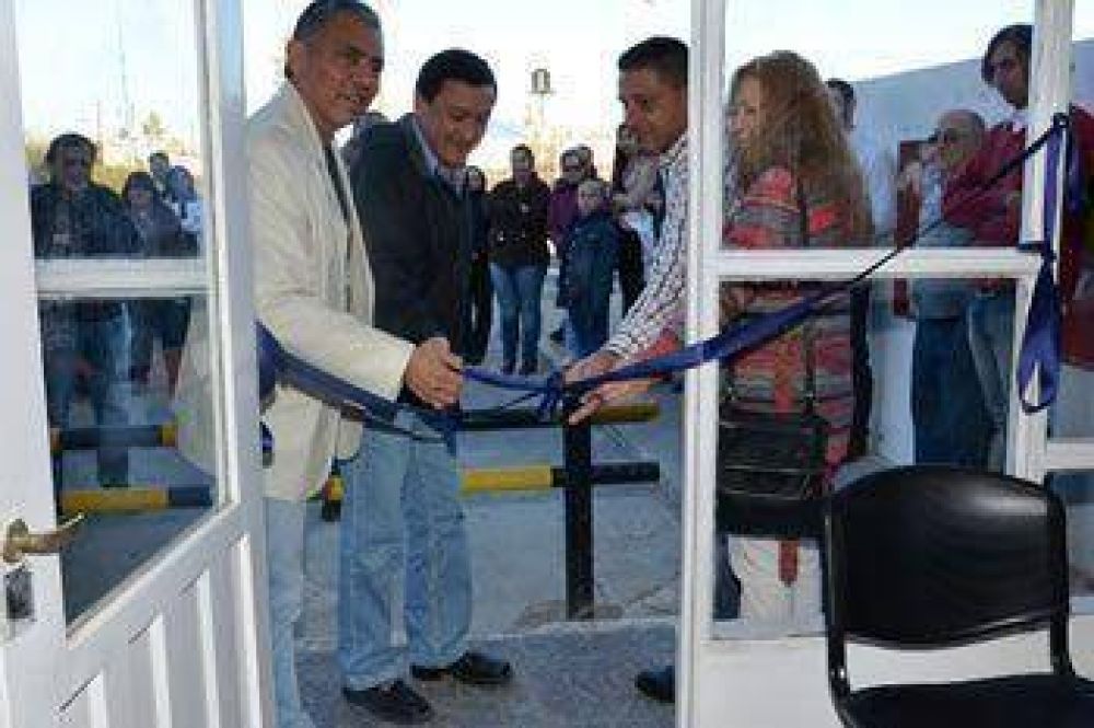 Despues de 70 a�os Ca�ad�n Seco tiene su propia Farmacia