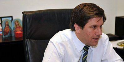 El director de la OSEP volvi� de su viaje por el Caribe y justific� su ausencia