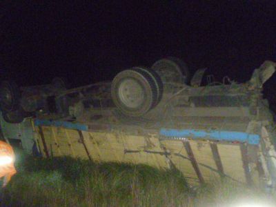 Volc� un cami�n en la ruta 51