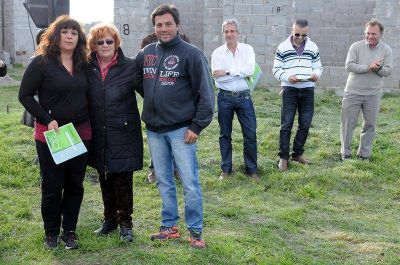 M�s de 20 familias de Hinojo podr�n concretar el sue�o de la casa propia