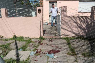 Entraron en la casa de un joven, le pegaron dos tiros y se fueron     