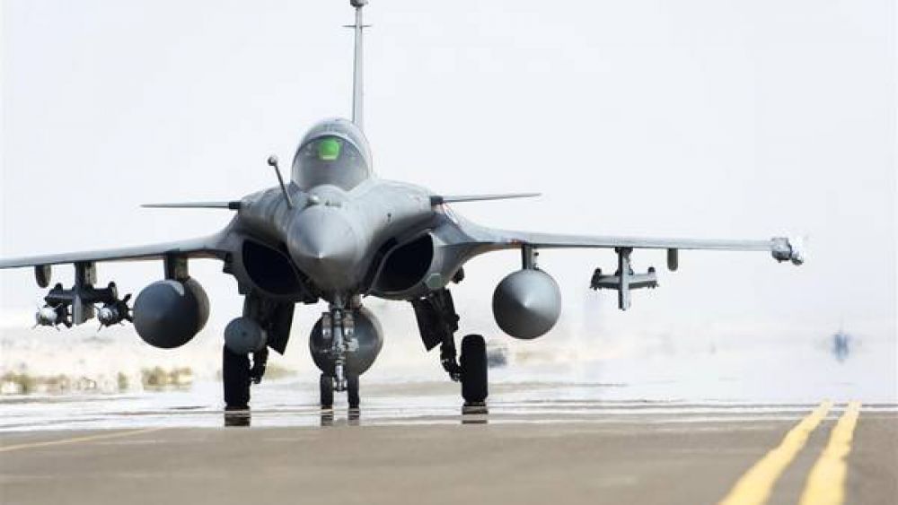 EE.UU. vuelve a golpear las refiner�as de los terroristas en Siria