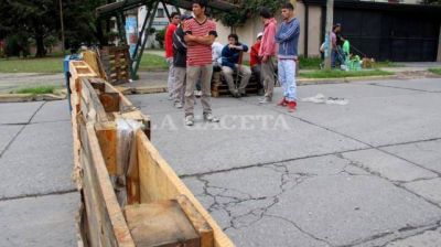 Polic�as tucumanos exigir�n una suba salarial del 40%