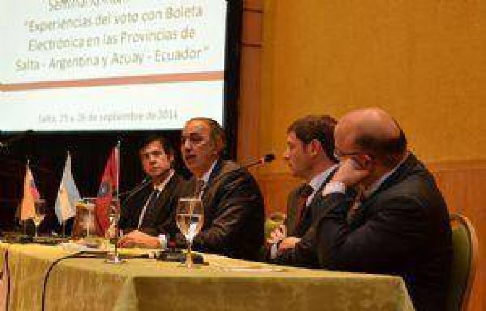 Rodolfo Urtubey disert� sobre las experiencias de voto electr�nico en Salta y Ecuador